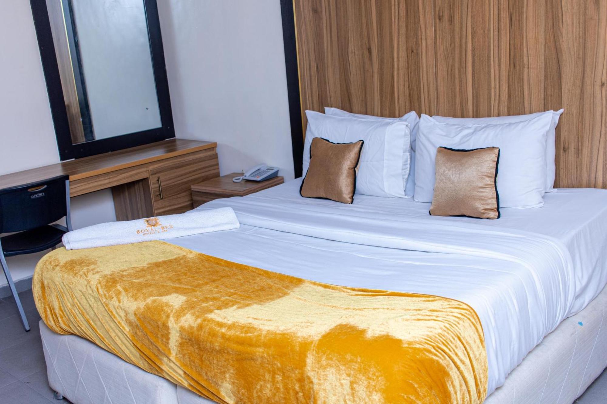 Royal Rex Hotels And Spa ลากอส ภายนอก รูปภาพ